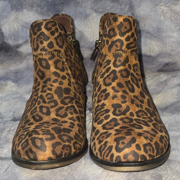 NWB Sun + Stone Abby Leopard Print Ankle Boots Size 6.5M Faux Suede Gold Zipper - Picture 2 of 7